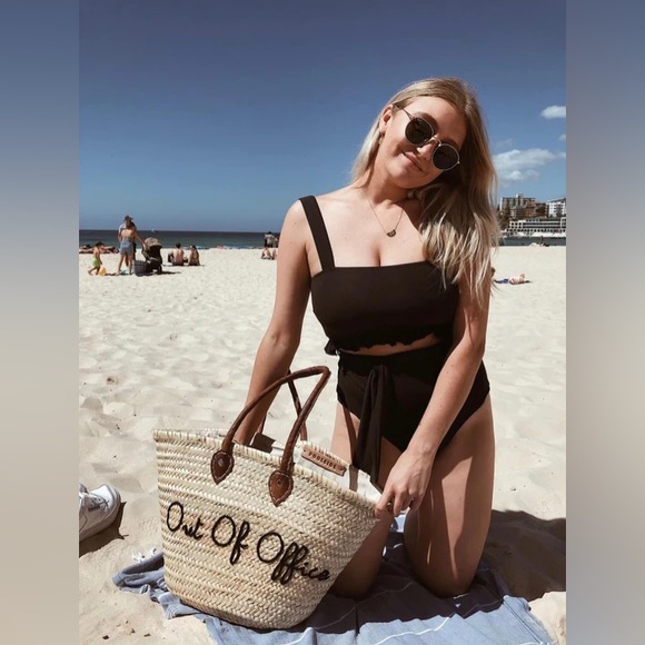 Poolside Large Beach Tote NWT (no text) - Picture 3 of 7